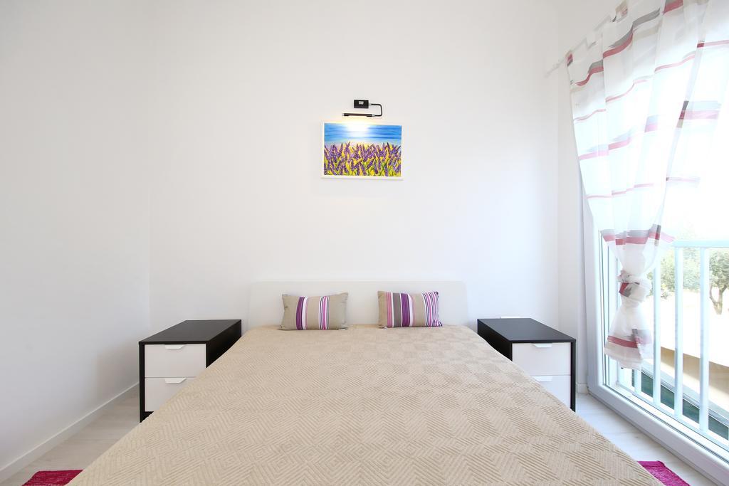 Apartments Matkovic Sveti Filip i Jakov Dış mekan fotoğraf