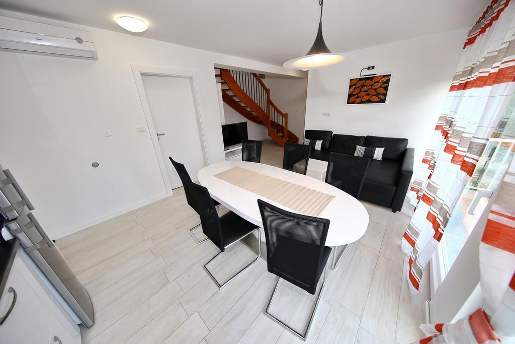 Apartments Matkovic Sveti Filip i Jakov Dış mekan fotoğraf