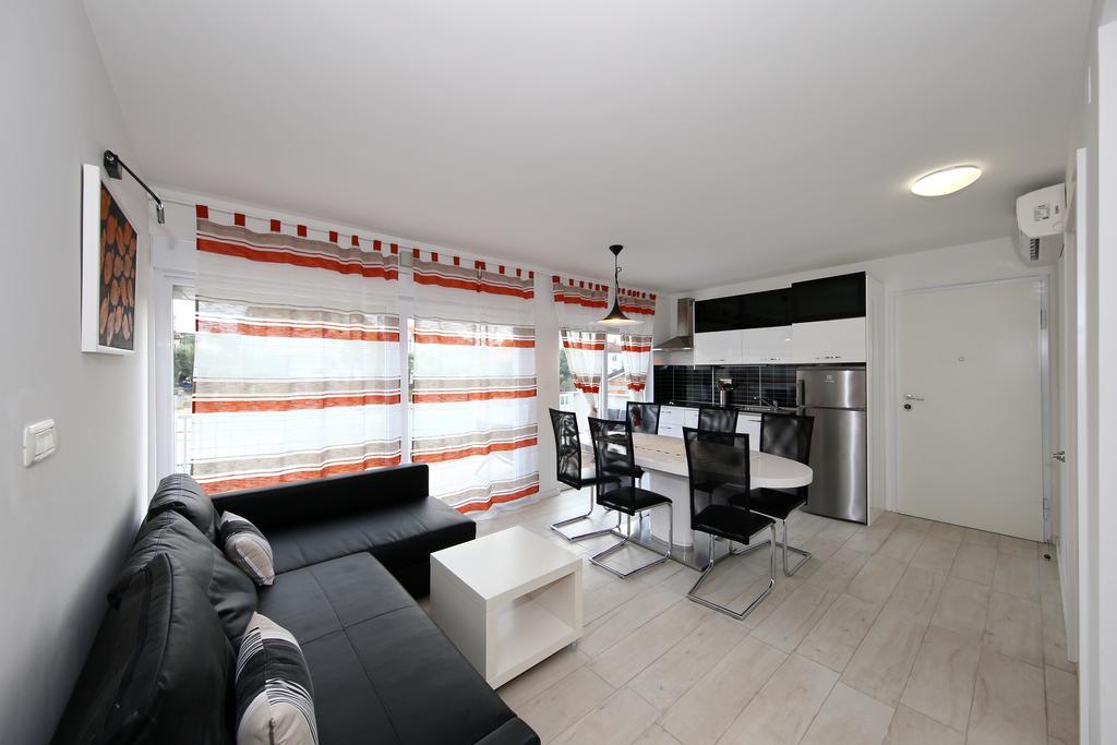 Apartments Matkovic Sveti Filip i Jakov Dış mekan fotoğraf